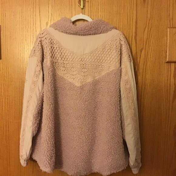 NWOT Free People Seaside Fleece Pullover Jacket Crochet Lace-size MEDIUM - Picture 3 of 3
